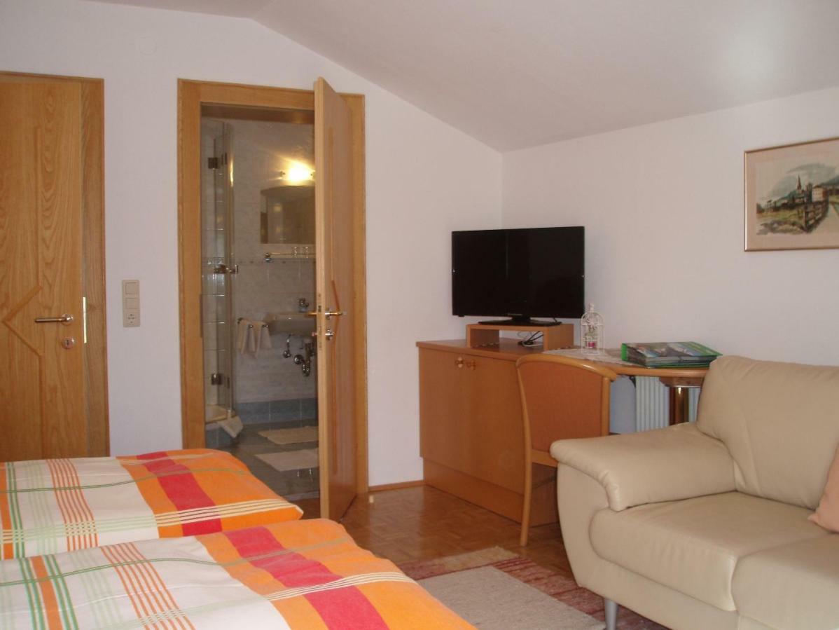 Liesing Gaestehaus Lanzinger מראה חיצוני תמונה