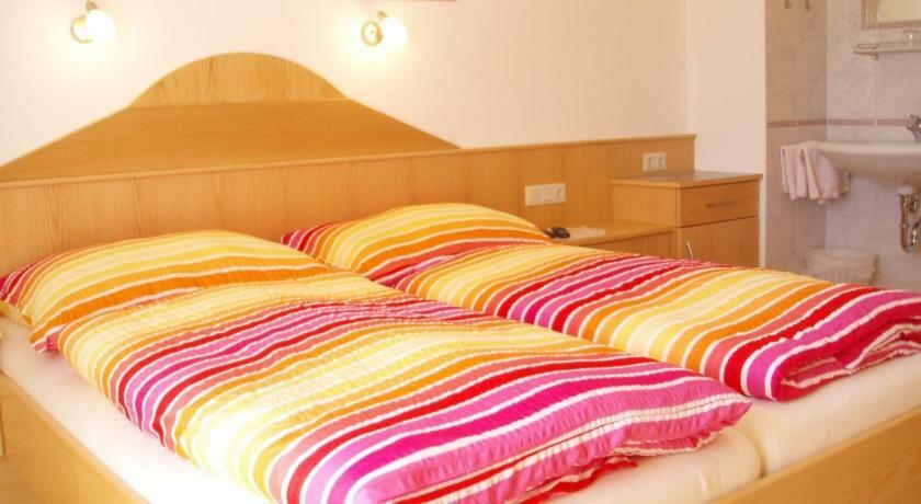 Liesing Gaestehaus Lanzinger מראה חיצוני תמונה