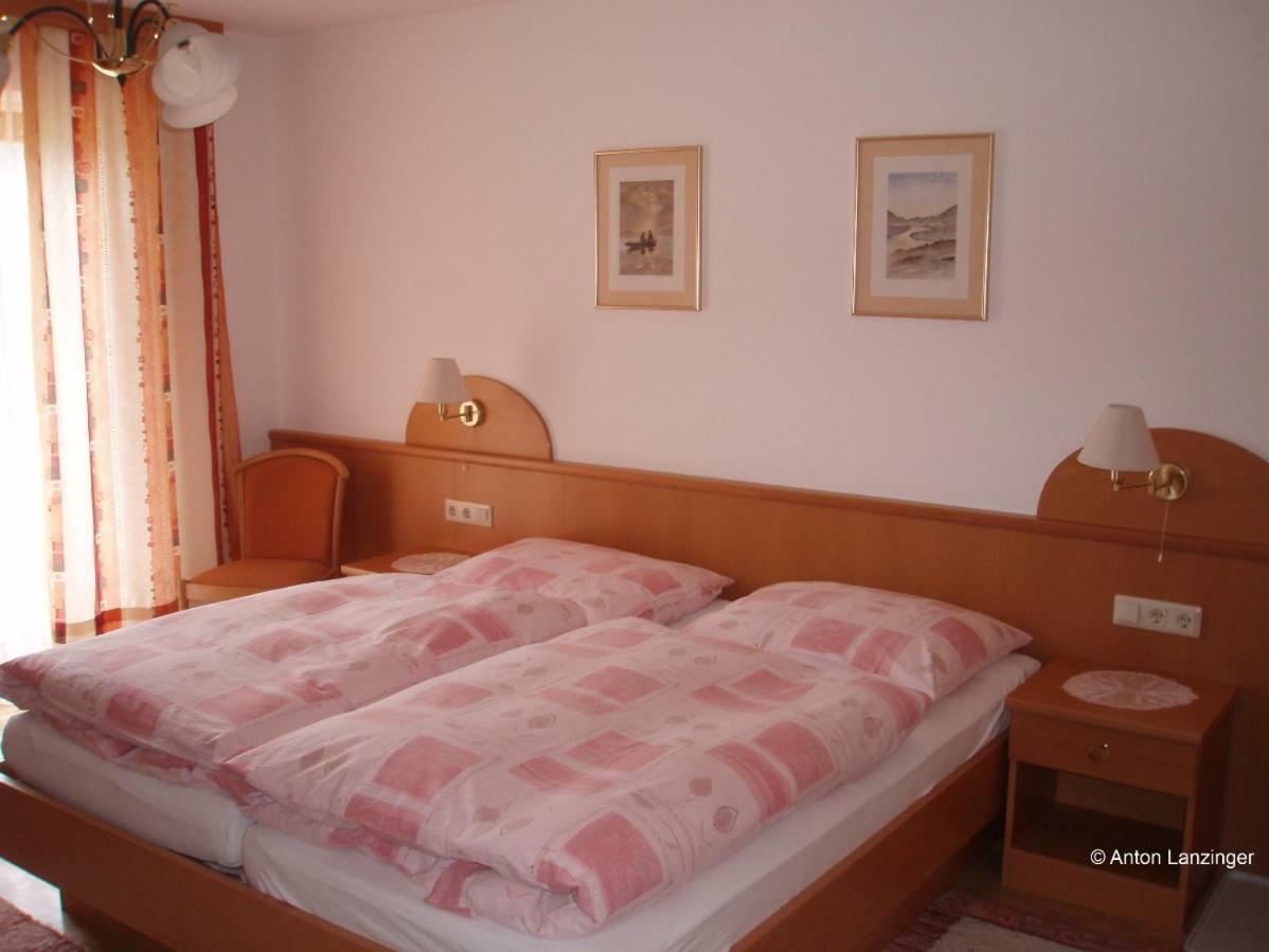 Liesing Gaestehaus Lanzinger מראה חיצוני תמונה